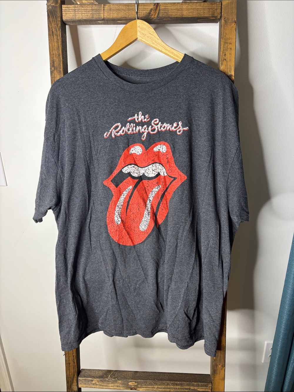 the Rolling Stones Charcoal Short Sleeve Tee with Red Tongue Graphic Size 2X